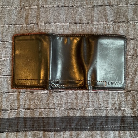 Levi’s Trifold Wallet - Picture 4 of 4